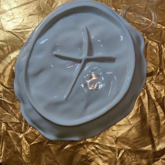 Mikasa Santa Platter of fine porcelain.Item# FK0001, displays Holiday Treats. 9" - Picture 5 of 6